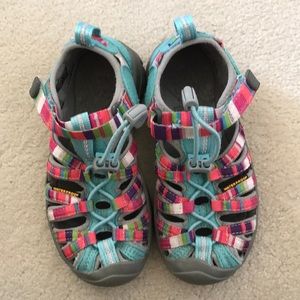 Keen whisper sz 12 girls sandals. VGUC